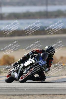 media/Nov-16-2025-Race Pace (Sun) [[8c5fa54630]]/Non Verified Riders (1st 20 Minutes)/1-Turn 14 (10am)/